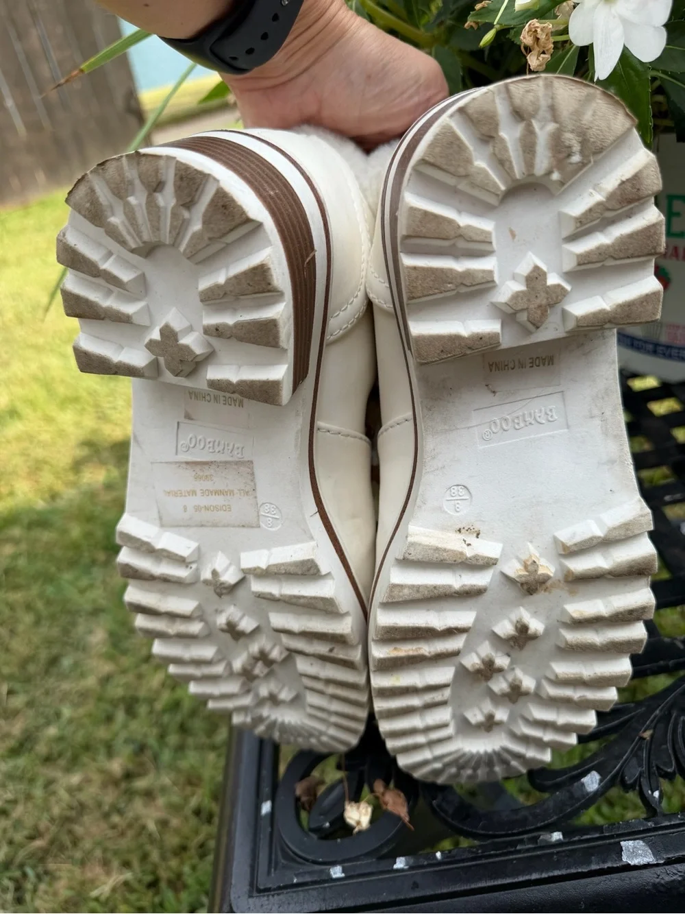 Bamboo White Faux Fur Lace Up Winter Ankle Boots Lug Sole Women’s 8 EU 38
